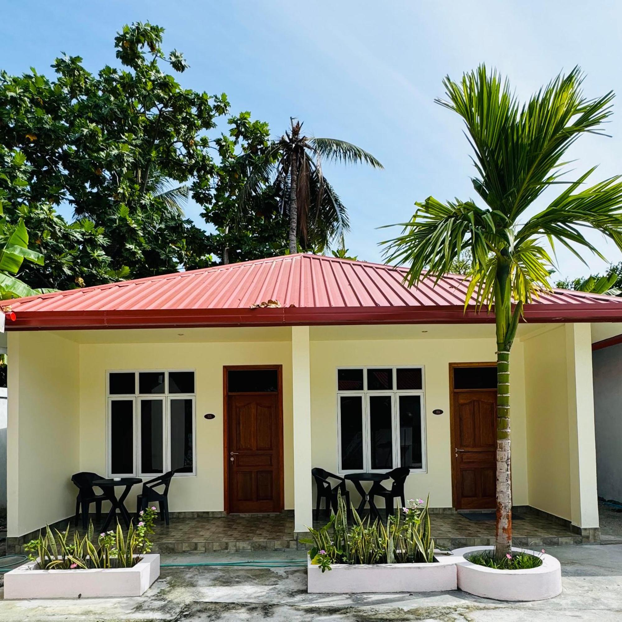 Charming Holiday Lodge- Addu Atoll Meedhoo, Maldives Екстериор снимка