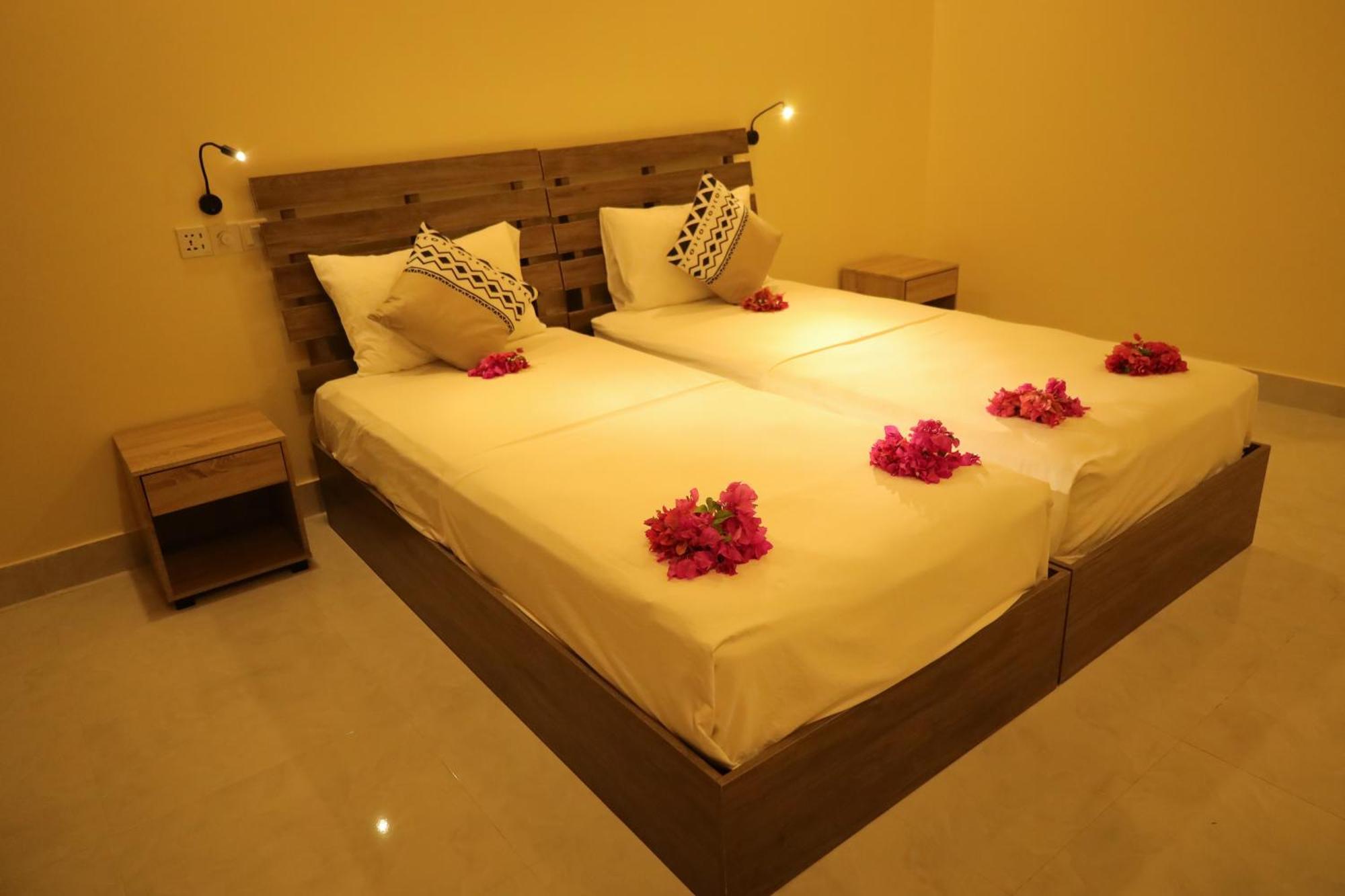 Charming Holiday Lodge- Addu Atoll Meedhoo, Maldives Екстериор снимка