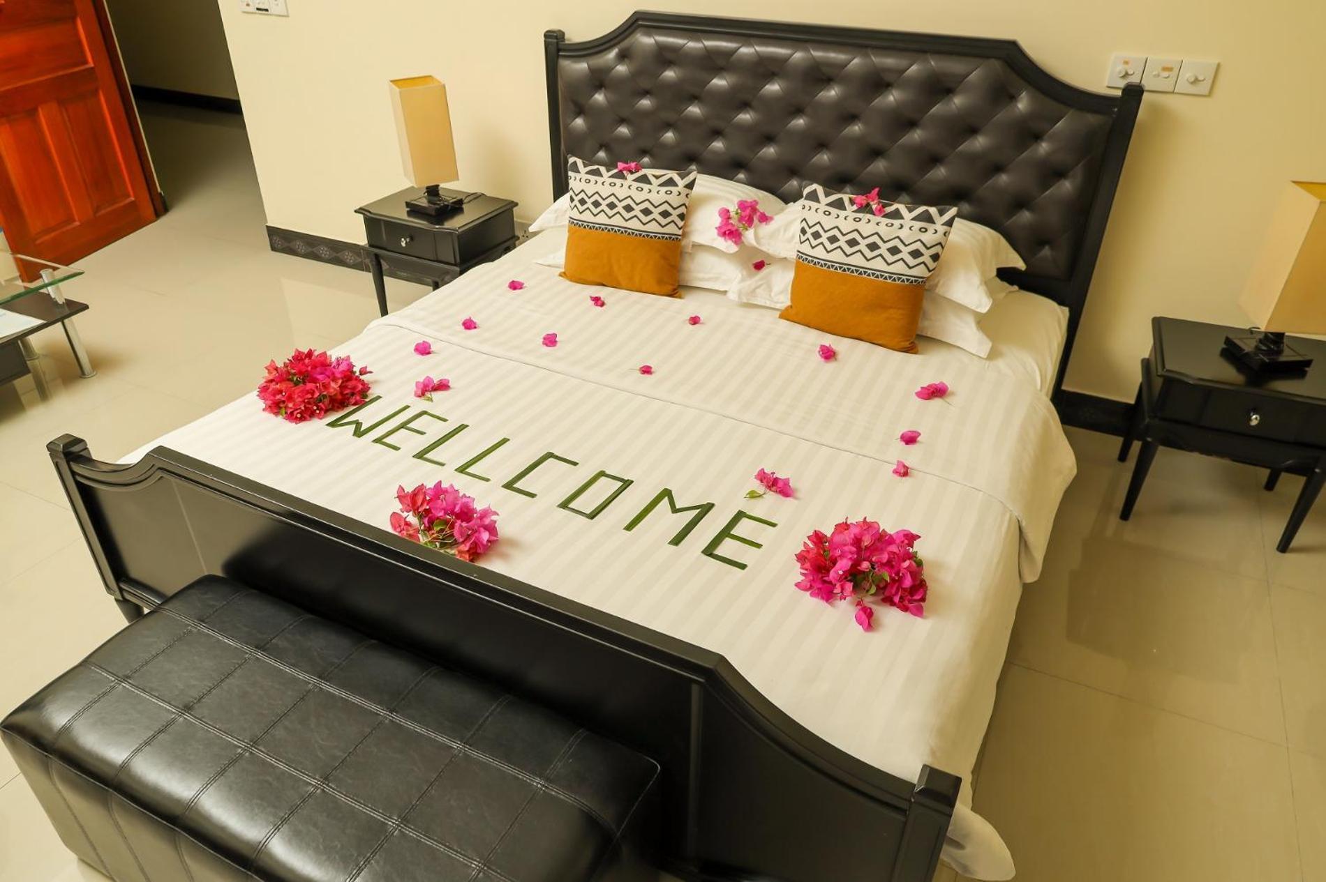 Charming Holiday Lodge- Addu Atoll Meedhoo, Maldives Екстериор снимка